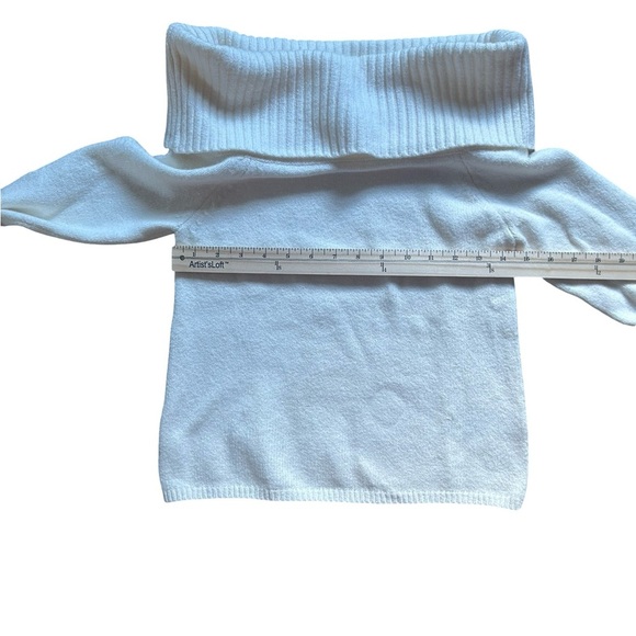 Old Navy Women’s So Soft Off The Shoulder Sweater Size XS - Picture 5 of 5